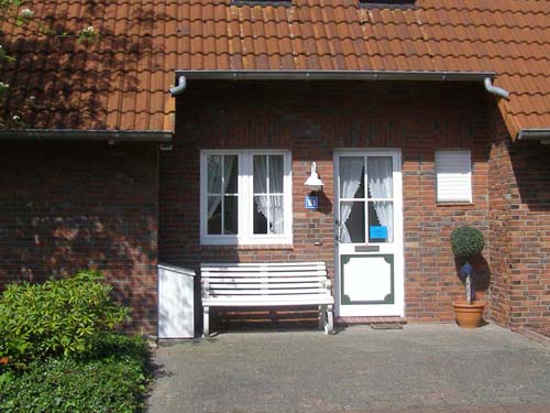 Vorderansicht vom Haus Hahn